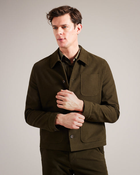 RUFUSJ-Jackets-On the hunt for the right every day jacket? RUFUSJ is the answer with a button through design that pairs well with any look, and moleskin material for the perfect amount of warmth. The classic collar and buttoned cuffs bring a smarter feel, whilst the patchwork pockets catch the eye. Moleskin jacket Button through design Patch pockets Cotton blend Classic collar Button fastened cuffs Lewis is 6'2" / 1.88m and wears Taupe in a Ted size 3- Ted Baker Romania